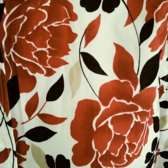 ERIKA Button Down Blouse - Picture 5 of 9